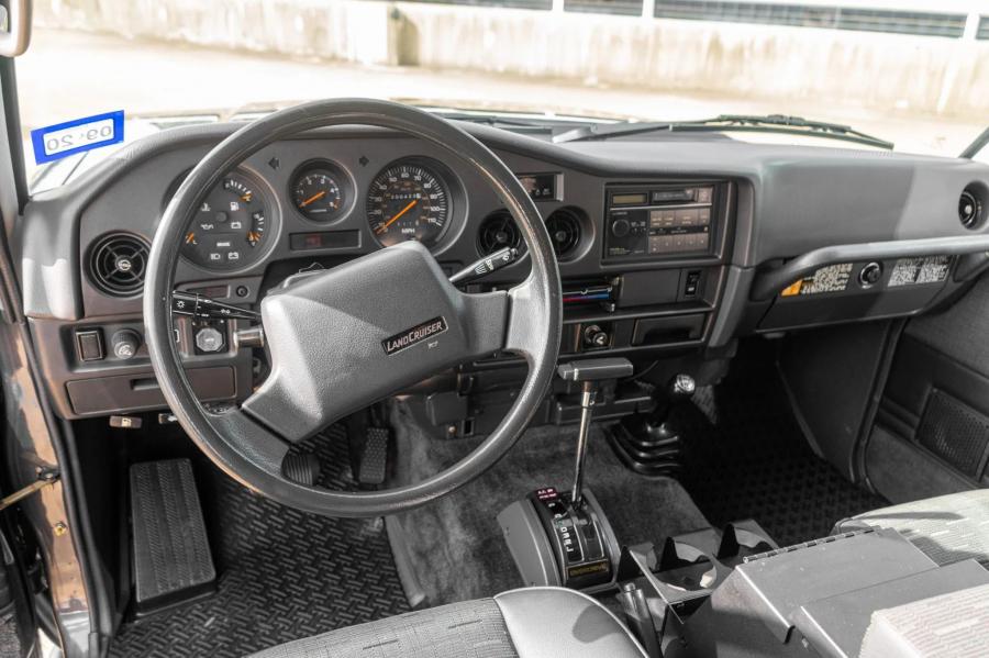 Торпедо Toyota Land Cruiser (FJ62) 1988 года  (фото 86 из 164)